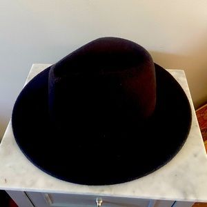 Women’s Black Wide Brim Felt Hat